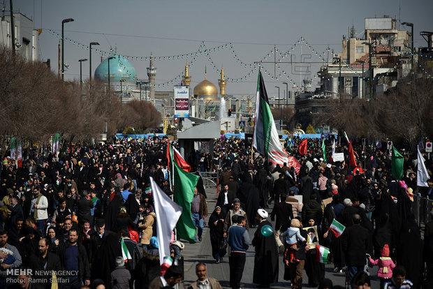 حضور پرشور مردم مشهد در راهپیمایی 22 بهمن پیش از شروع رسمی