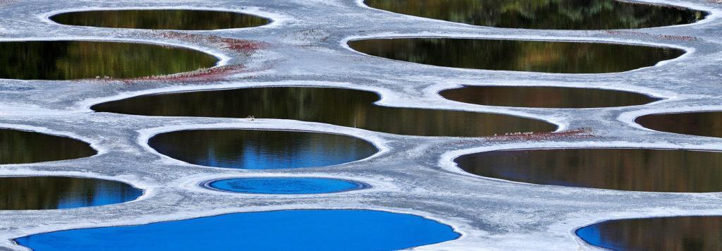 تصاویر یک دریاچه عجیب ؛ خال خالی های رنگی جذاب