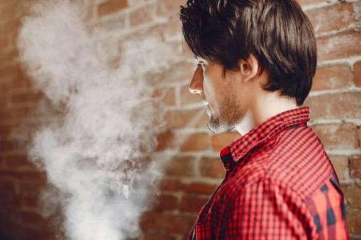 از بین بردن بوی سیگار از لباس و محیط خانه