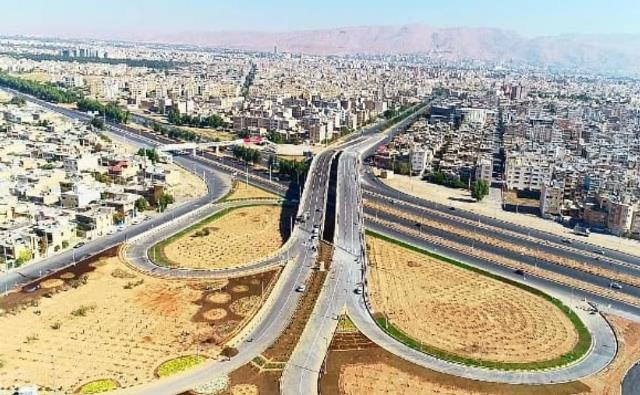 تقاطع غیرهمسطح شهیدان یغمور در شیراز افتتاح و به بهره برداری رسید