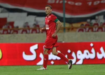 حسینی: مدیران سابق پرسپولیس اگر وجود دارند و مرد هستند، حرف بزنند