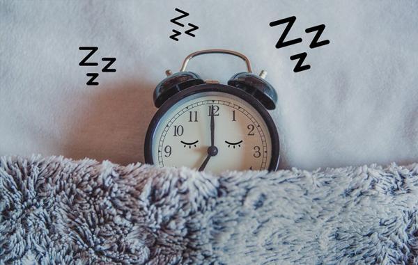 16 روش اصلاح روتین شبانه برای خوابی راحت و باکیفیت